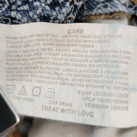 L.E.I. Printed Rolled Cuff Denim Short Overalls - Picture 14 of 14